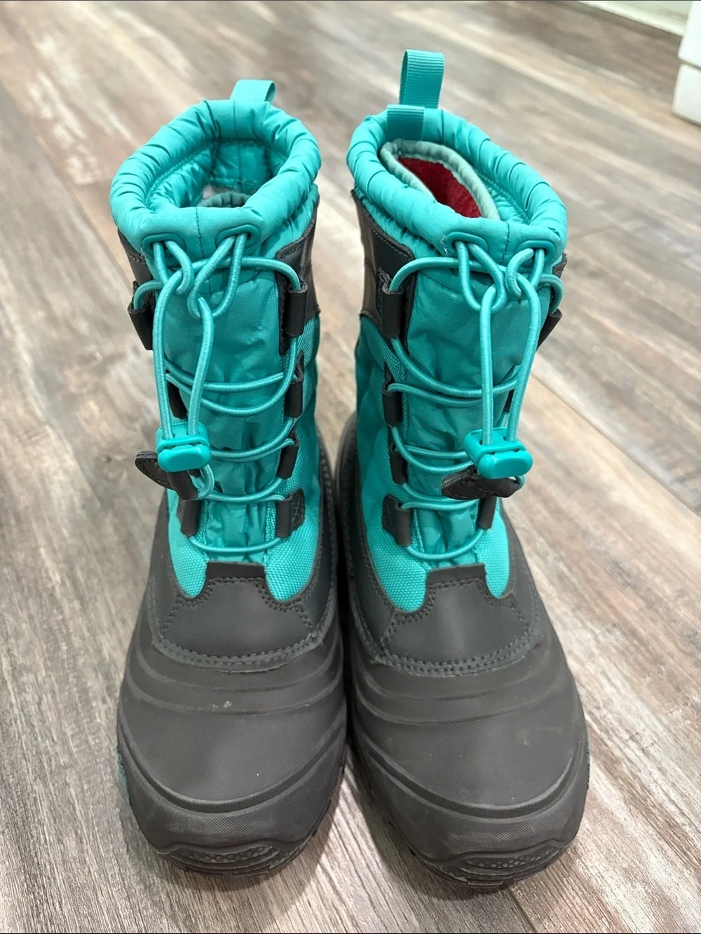 The North Face Alpenglow IV boots size 4